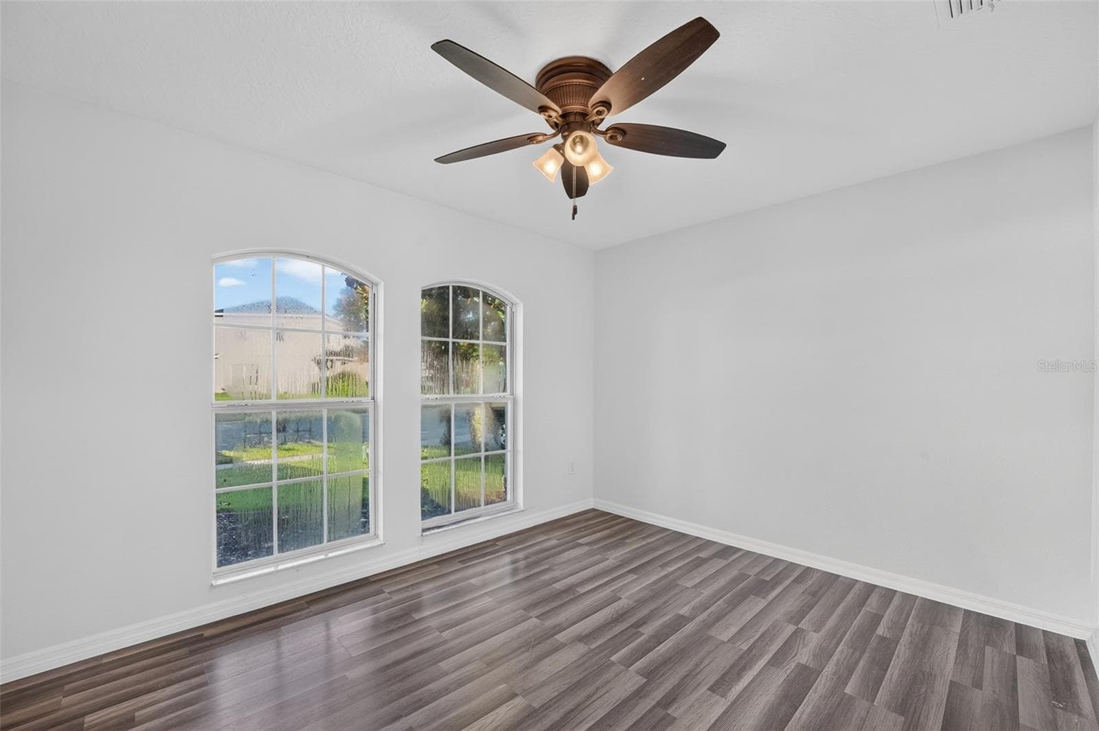 Single Family Residence at 10648 INSIDE LOOP, ORLANDO, photo 9 of 47