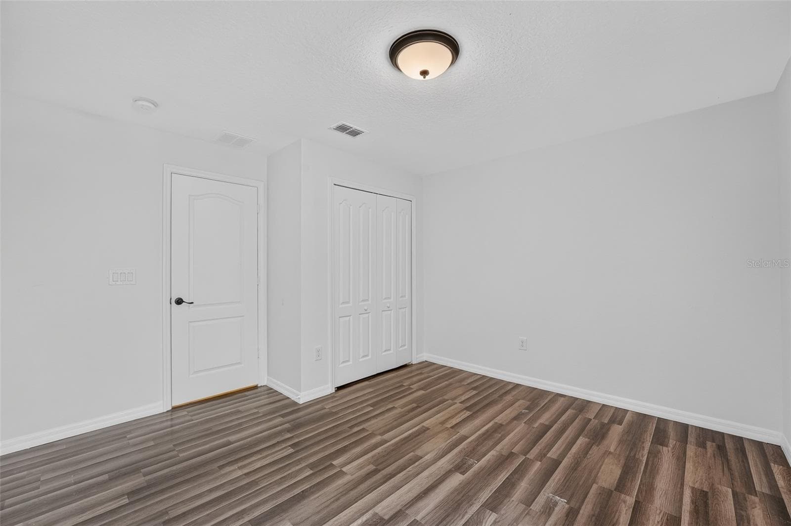Single Family Residence at 10648 INSIDE LOOP, ORLANDO, photo 13 of 47