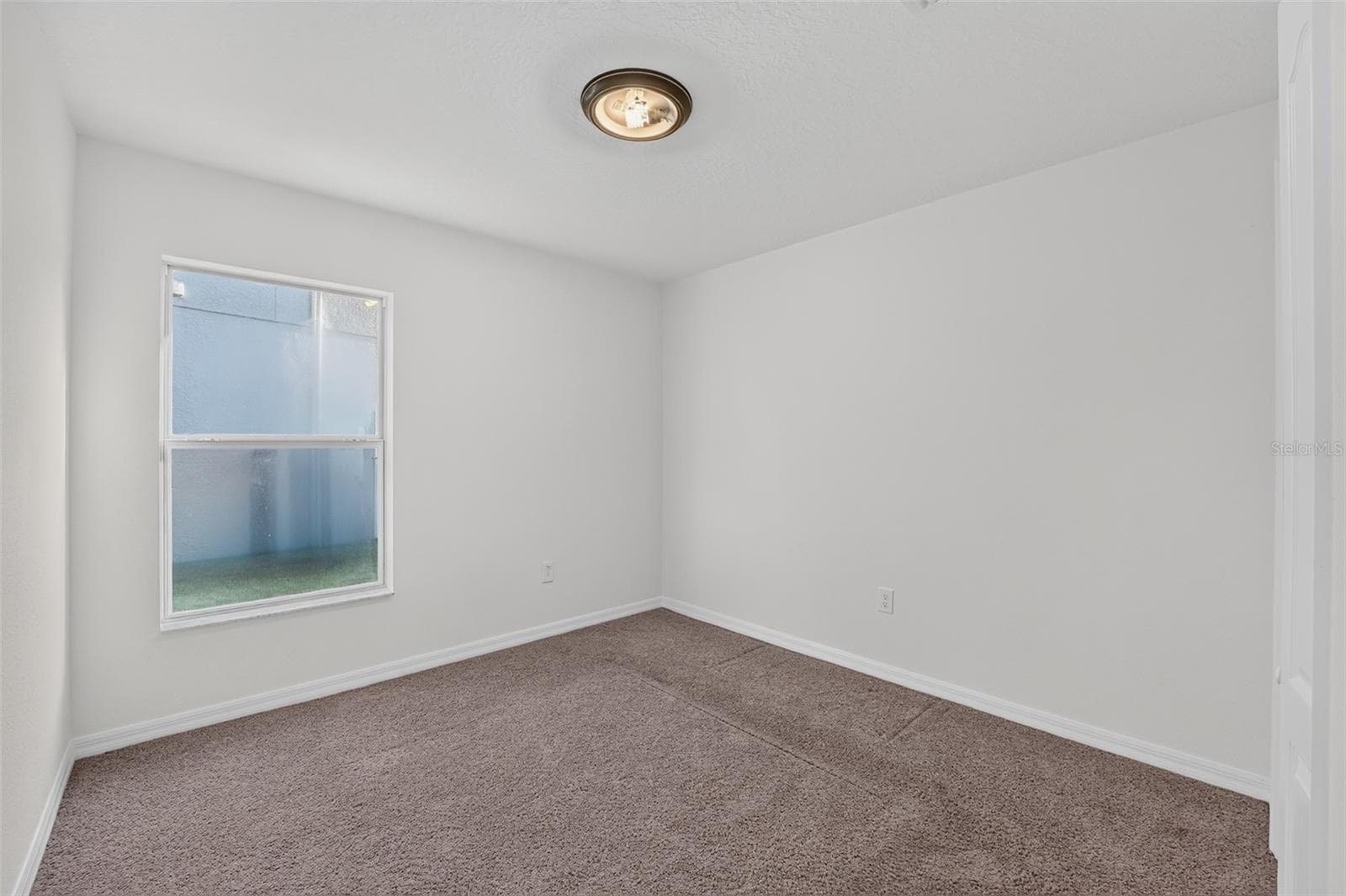 Single Family Residence at 10648 INSIDE LOOP, ORLANDO, photo 15 of 47