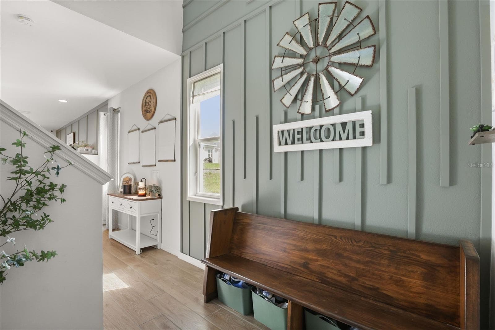 A warm welcome as soon as you step inside. - 7104 DILLY LAKE AVE, GROVELAND
