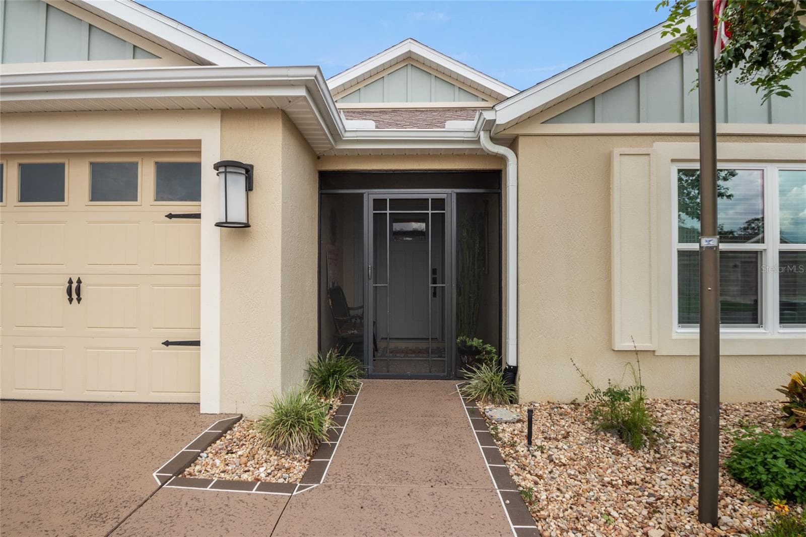 Low maintenance landscaping. - 4529 SAMANTHA CT, THE VILLAGES