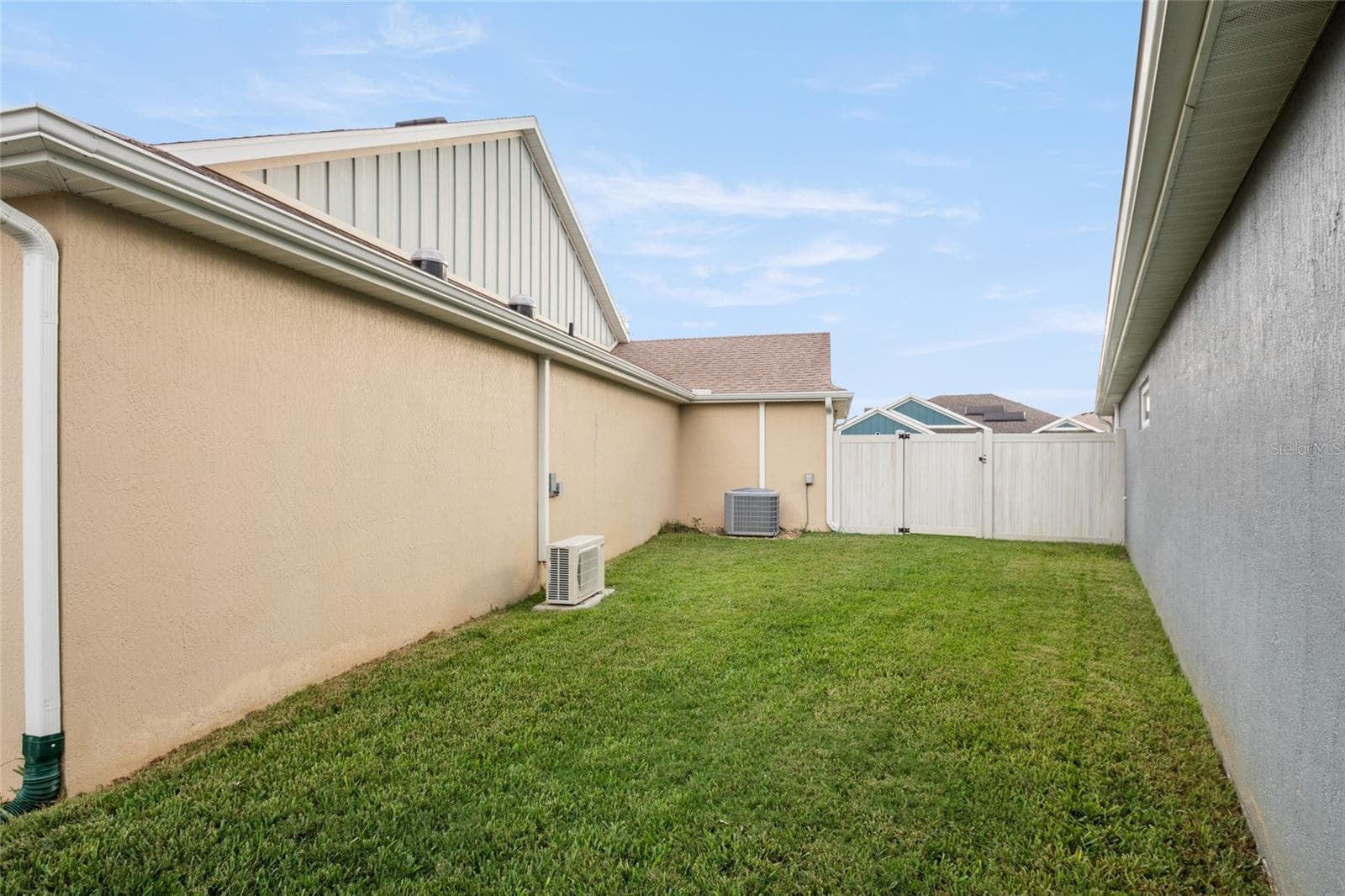 Side enclosed yard. - 4529 SAMANTHA CT, THE VILLAGES