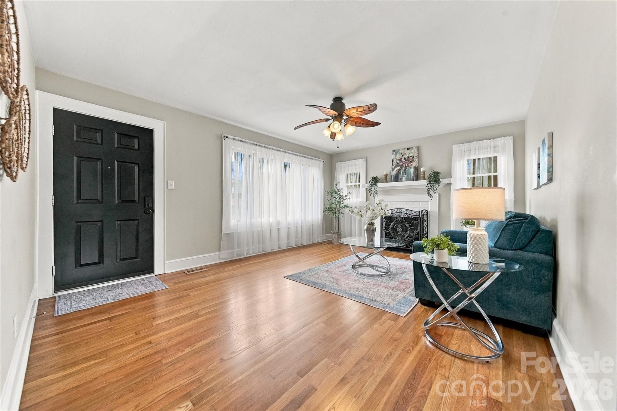 Living Room - 4273 Springs Road, Conover