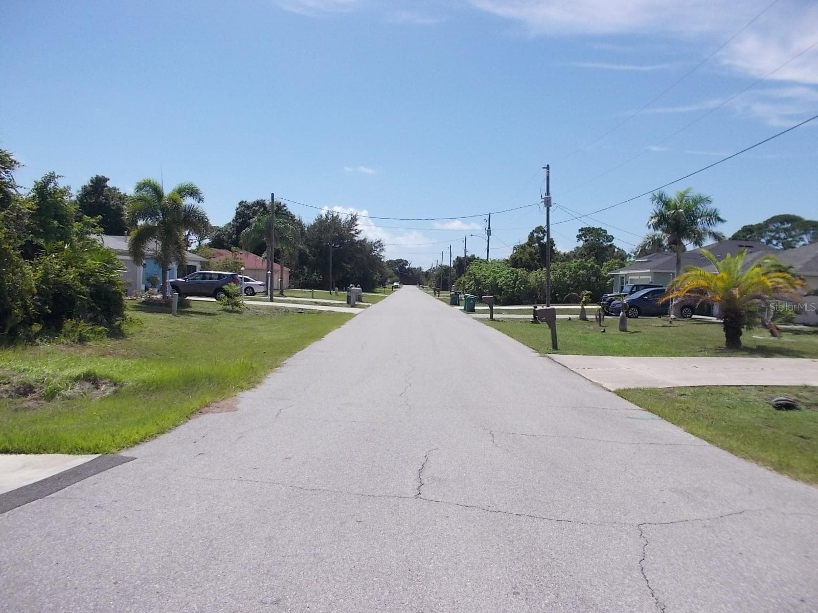 Looking West down the street - 140 SWAN DR, ROTONDA WEST