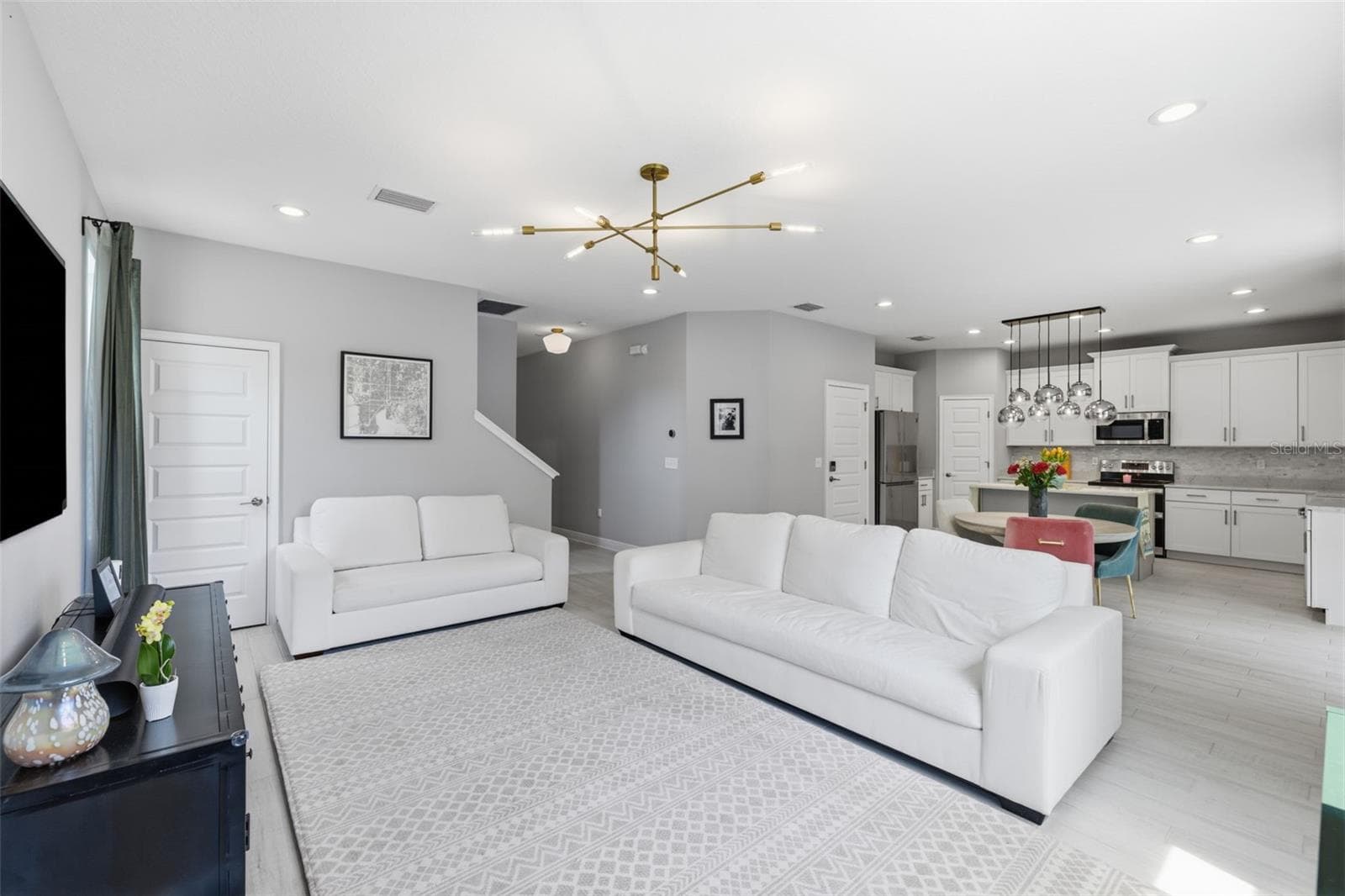 Single Family Residence at 2422 W CARMEN ST, TAMPA, photo 10 of 48