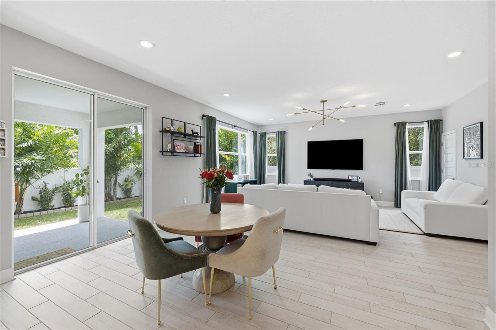 Single Family Residence at 2422 W CARMEN ST, TAMPA, photo 11 of 48