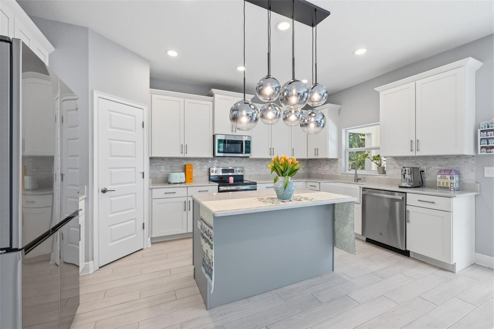 Single Family Residence at 2422 W CARMEN ST, TAMPA, photo 13 of 48