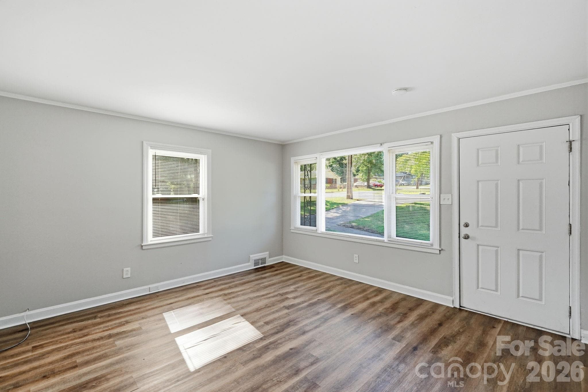 Single Family Residence at 4400 Welling Avenue, Charlotte, photo 9 of 35
