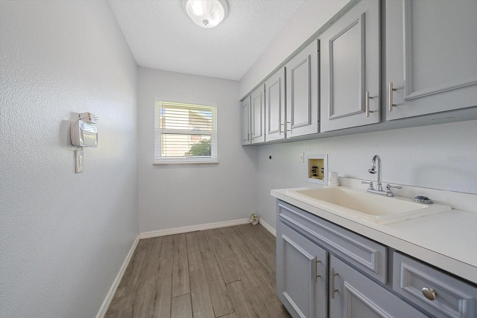 Single Family Residence at 6840 COUNTRY LAKES CIR, SARASOTA, photo 25 of 39