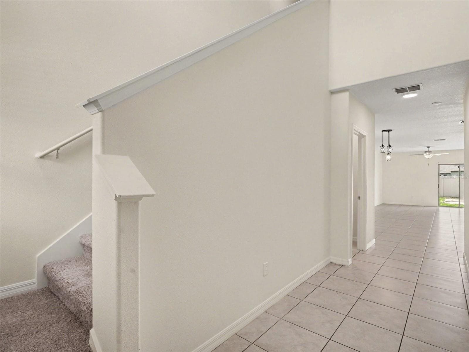 Single Family Residence at 15470 BROAD BRUSH DR, SUN CITY CENTER, photo 4 of 33