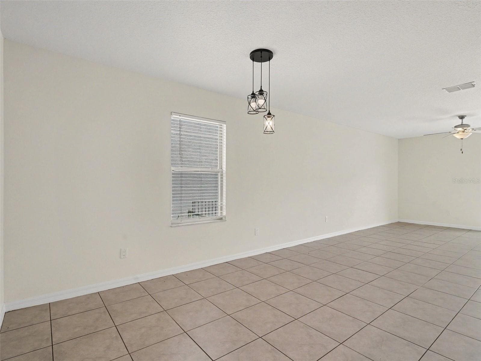 Single Family Residence at 15470 BROAD BRUSH DR, SUN CITY CENTER, photo 5 of 33