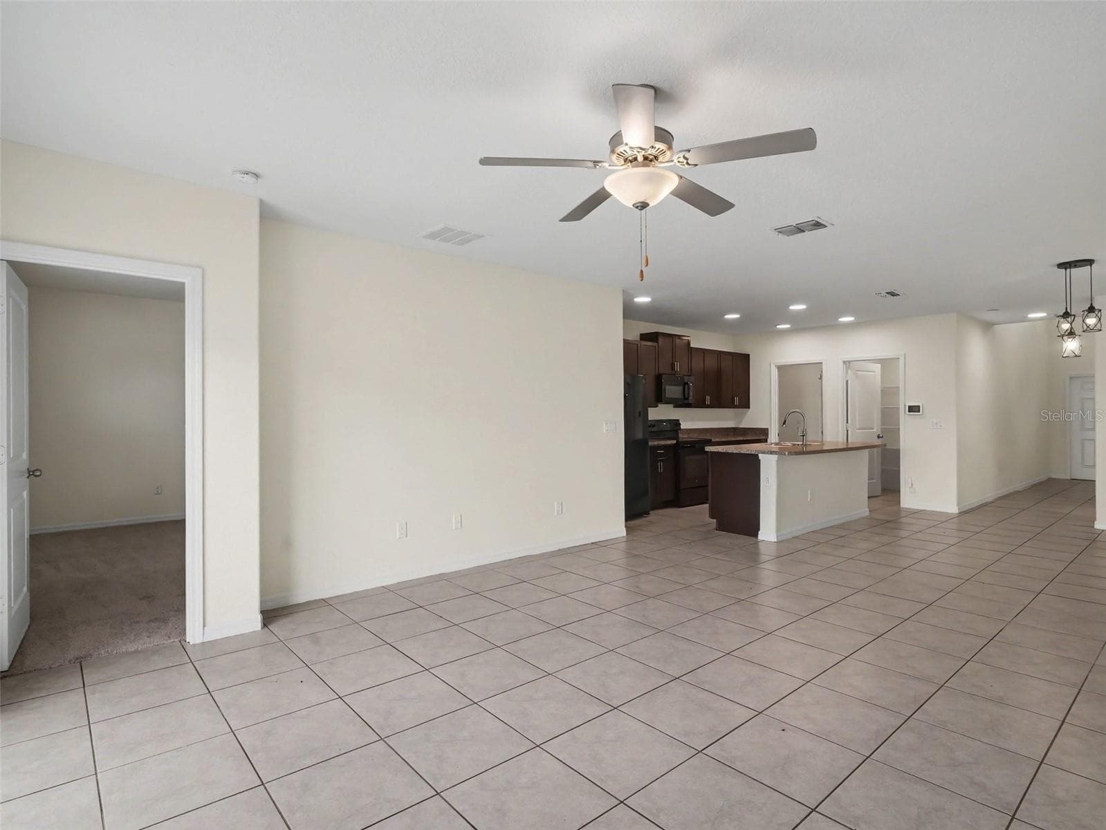 Single Family Residence at 15470 BROAD BRUSH DR, SUN CITY CENTER, photo 7 of 33