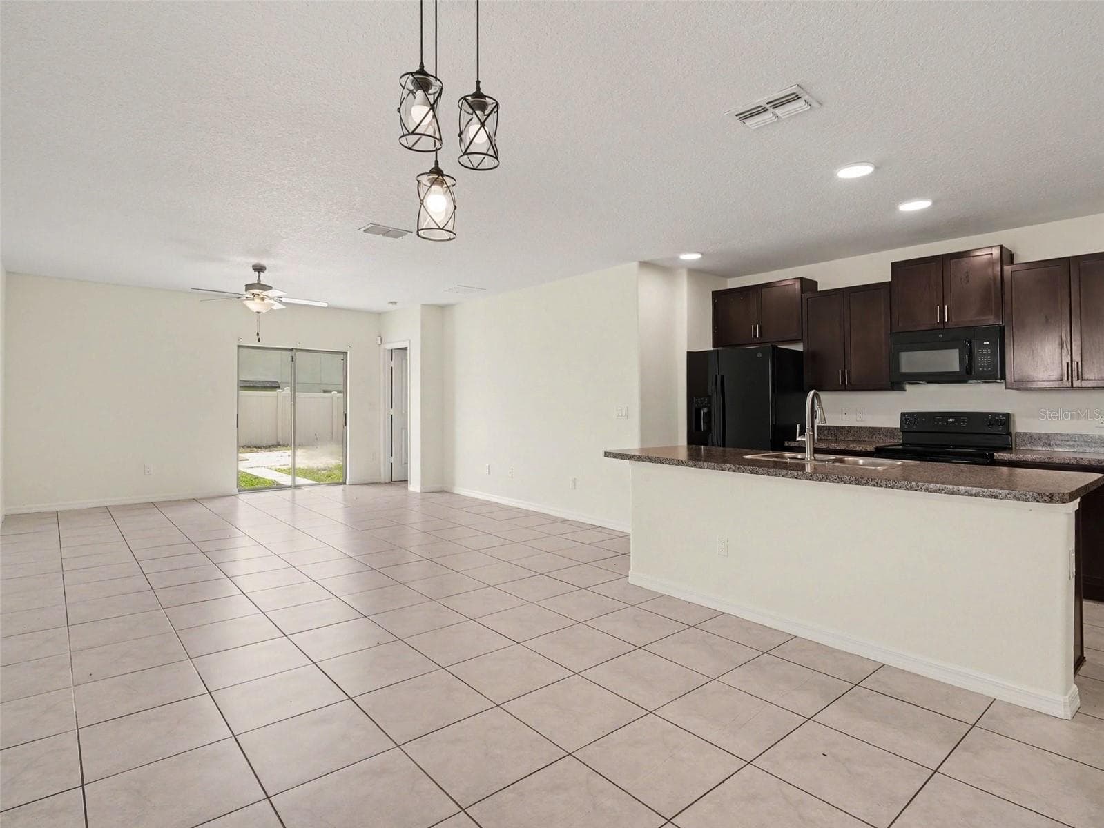Single Family Residence at 15470 BROAD BRUSH DR, SUN CITY CENTER, photo 9 of 33