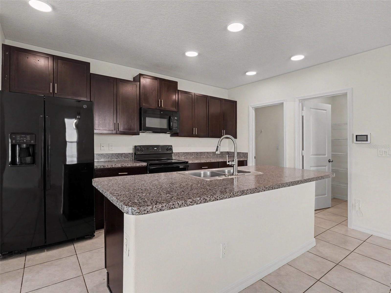 Single Family Residence at 15470 BROAD BRUSH DR, SUN CITY CENTER, photo 10 of 33