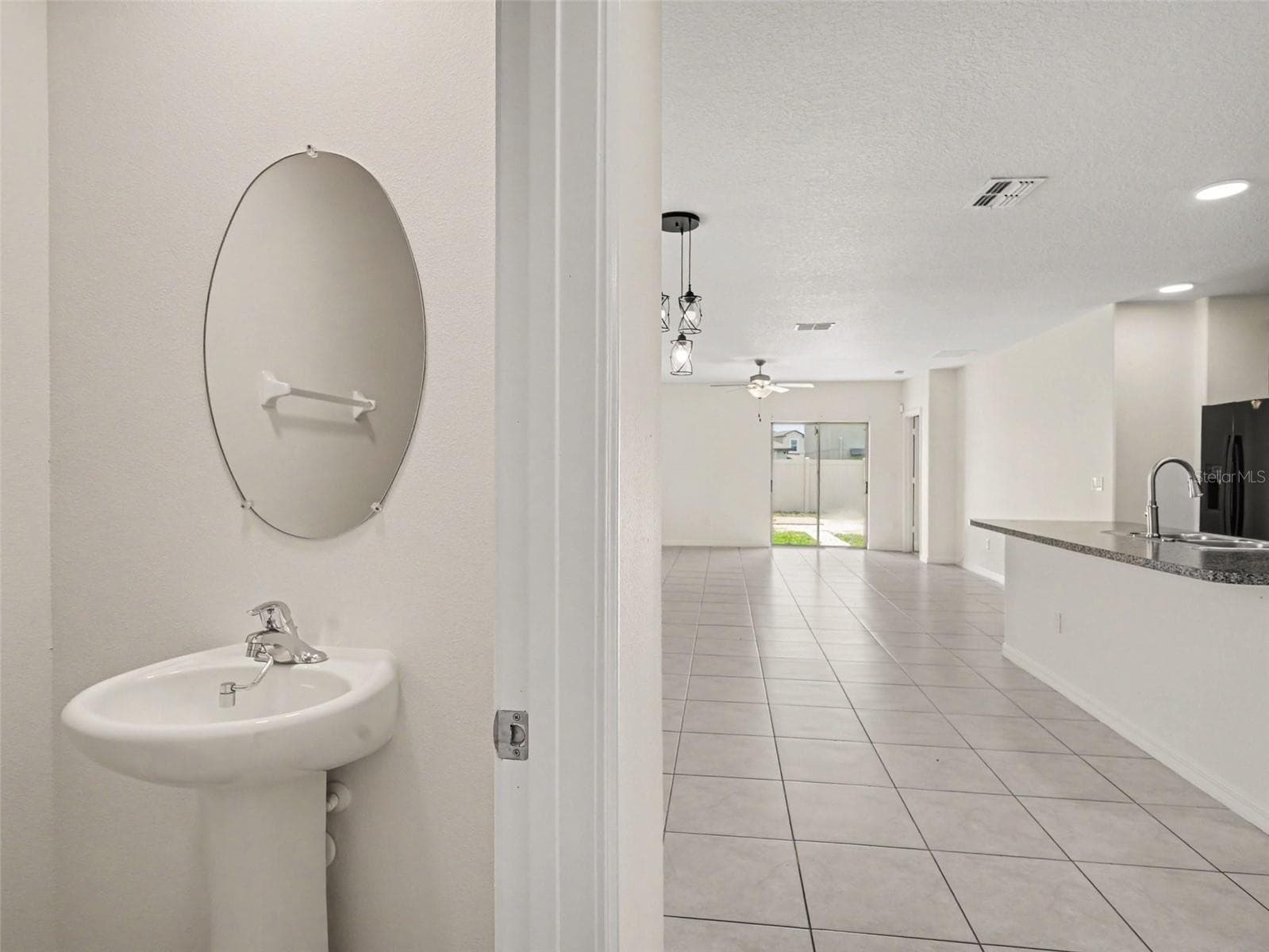 Single Family Residence at 15470 BROAD BRUSH DR, SUN CITY CENTER, photo 12 of 33