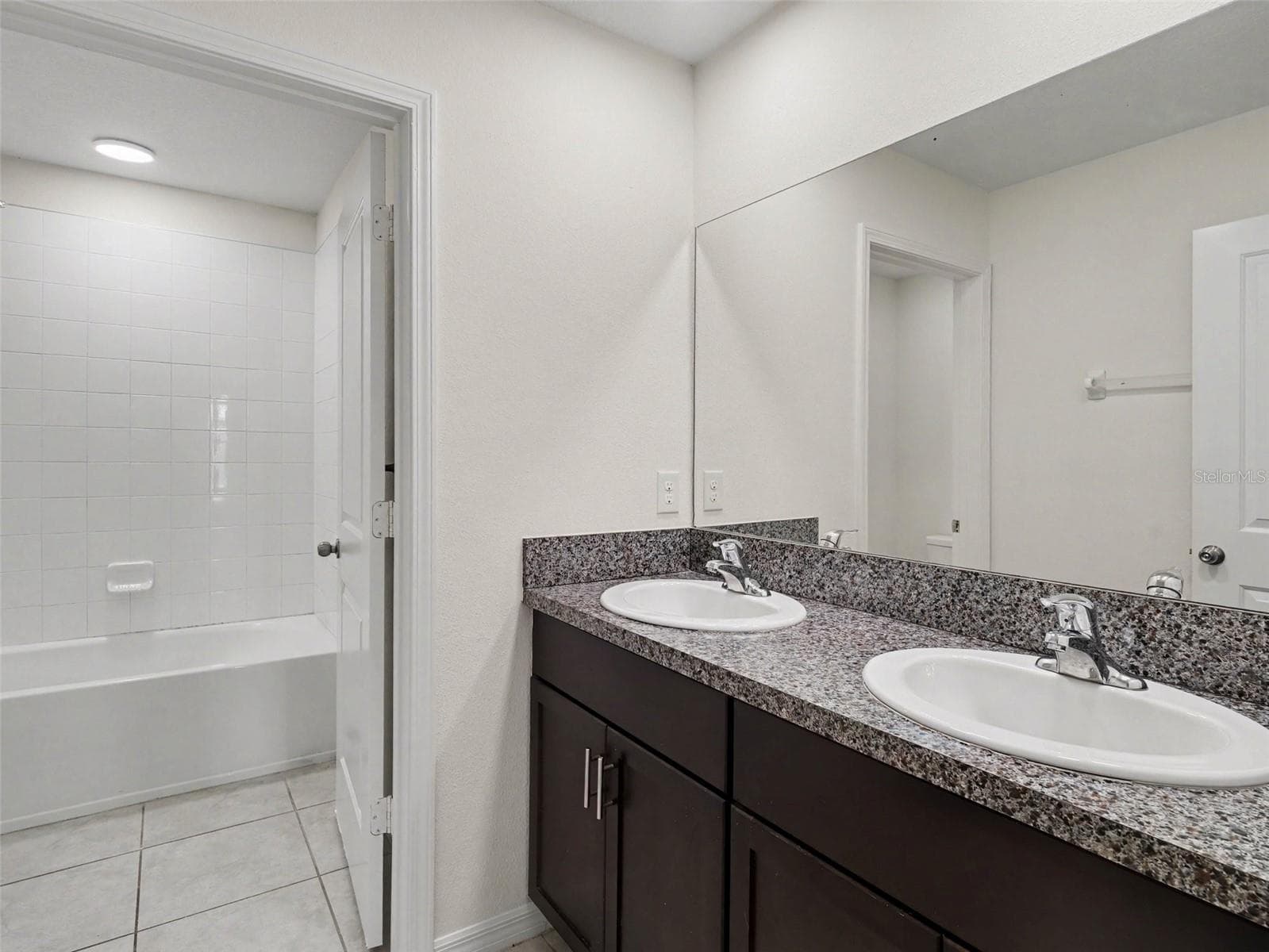 Single Family Residence at 15470 BROAD BRUSH DR, SUN CITY CENTER, photo 28 of 33