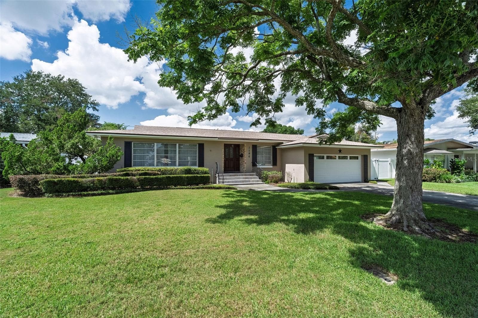 Single Family Residence at 3206 ARDSLEY DR, ORLANDO, photo 2 of 30