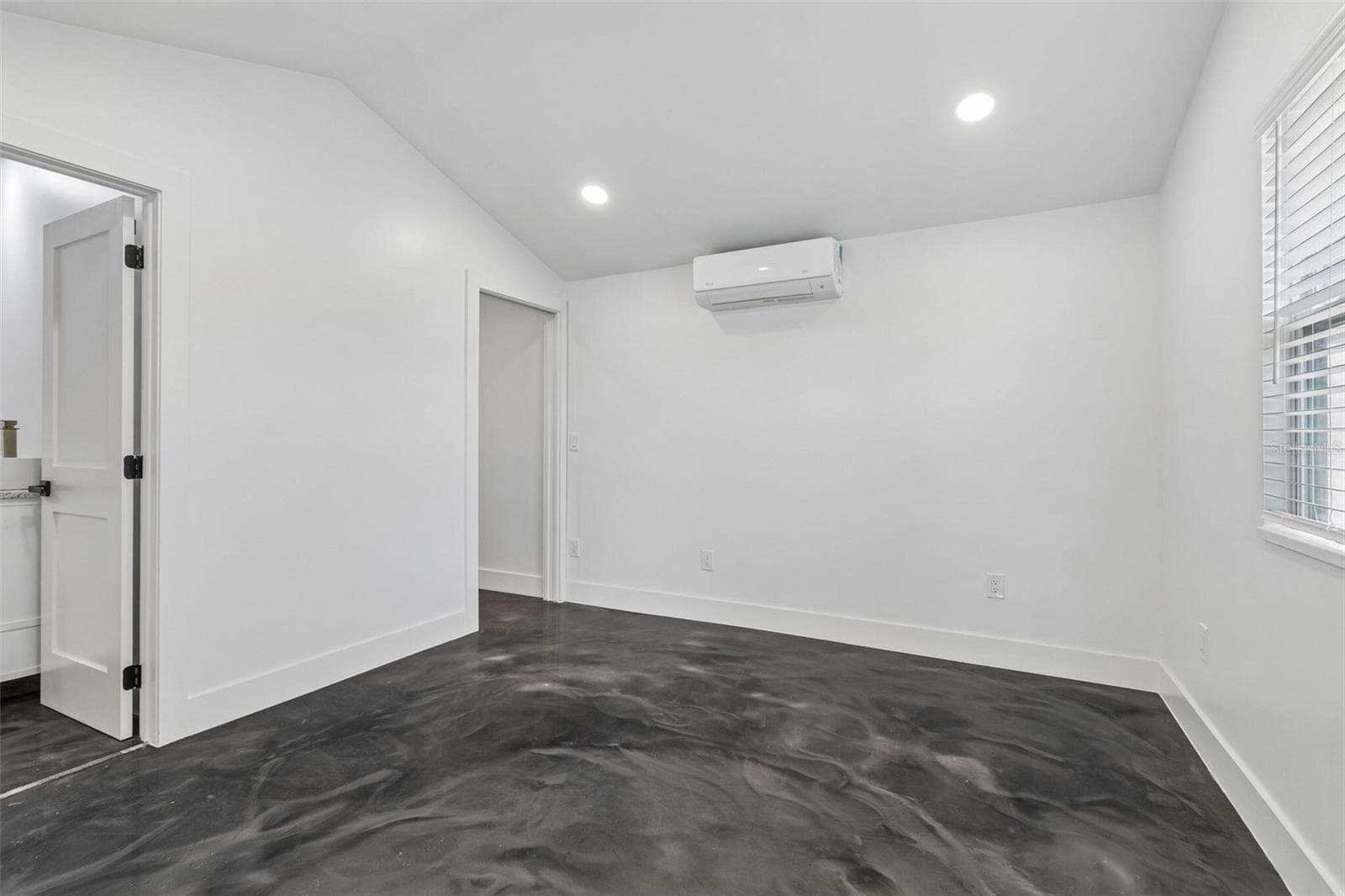 Single Family Residence at 4125 GROVE, ST PETERSBURG, photo 10 of 33