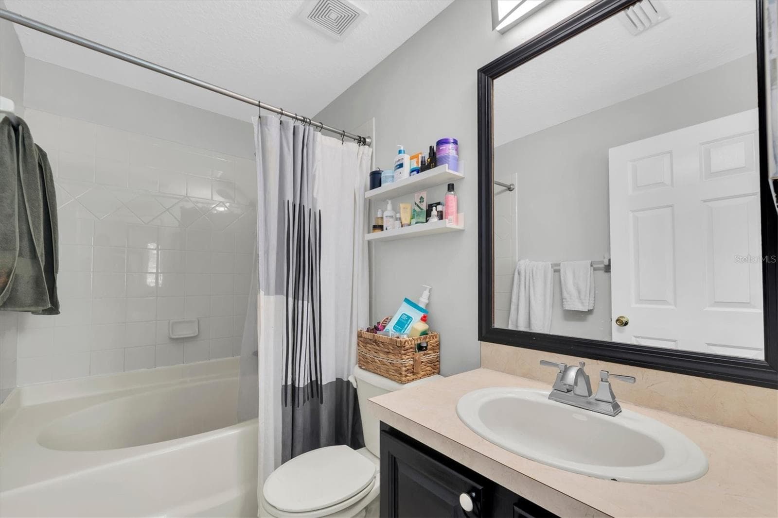 Townhouse at 9404 COOPERVILLE CT, TAMPA, photo 22 of 42