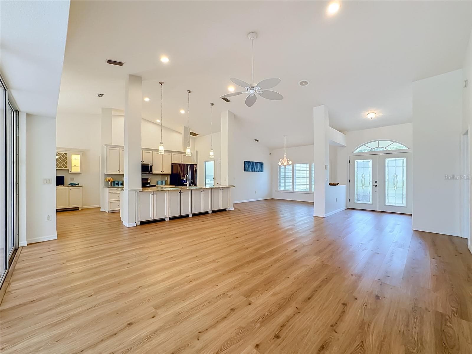 Single Family Residence at 4415 HIGHLAND OAKS CIR, SARASOTA, photo 13 of 54
