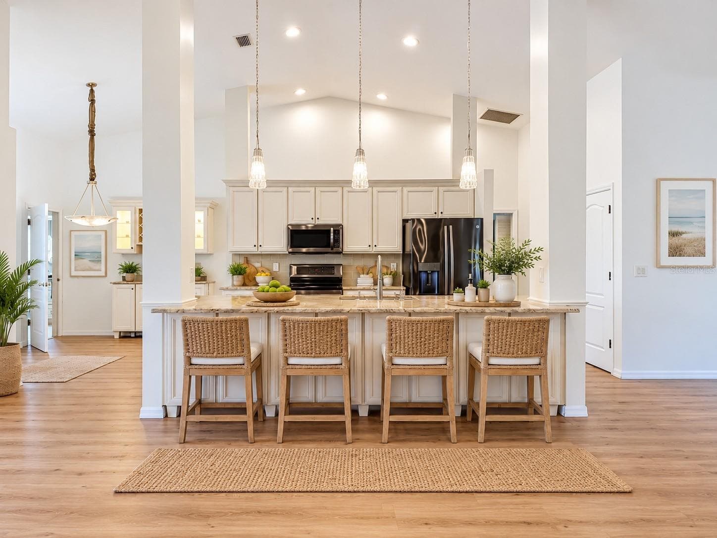 Oversized granite peninsula 12ft long . - 4415 HIGHLAND OAKS CIR, SARASOTA