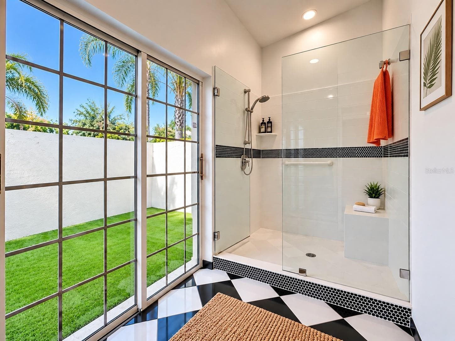 Primary Bathroom with oversized shower . - 4415 HIGHLAND OAKS CIR, SARASOTA