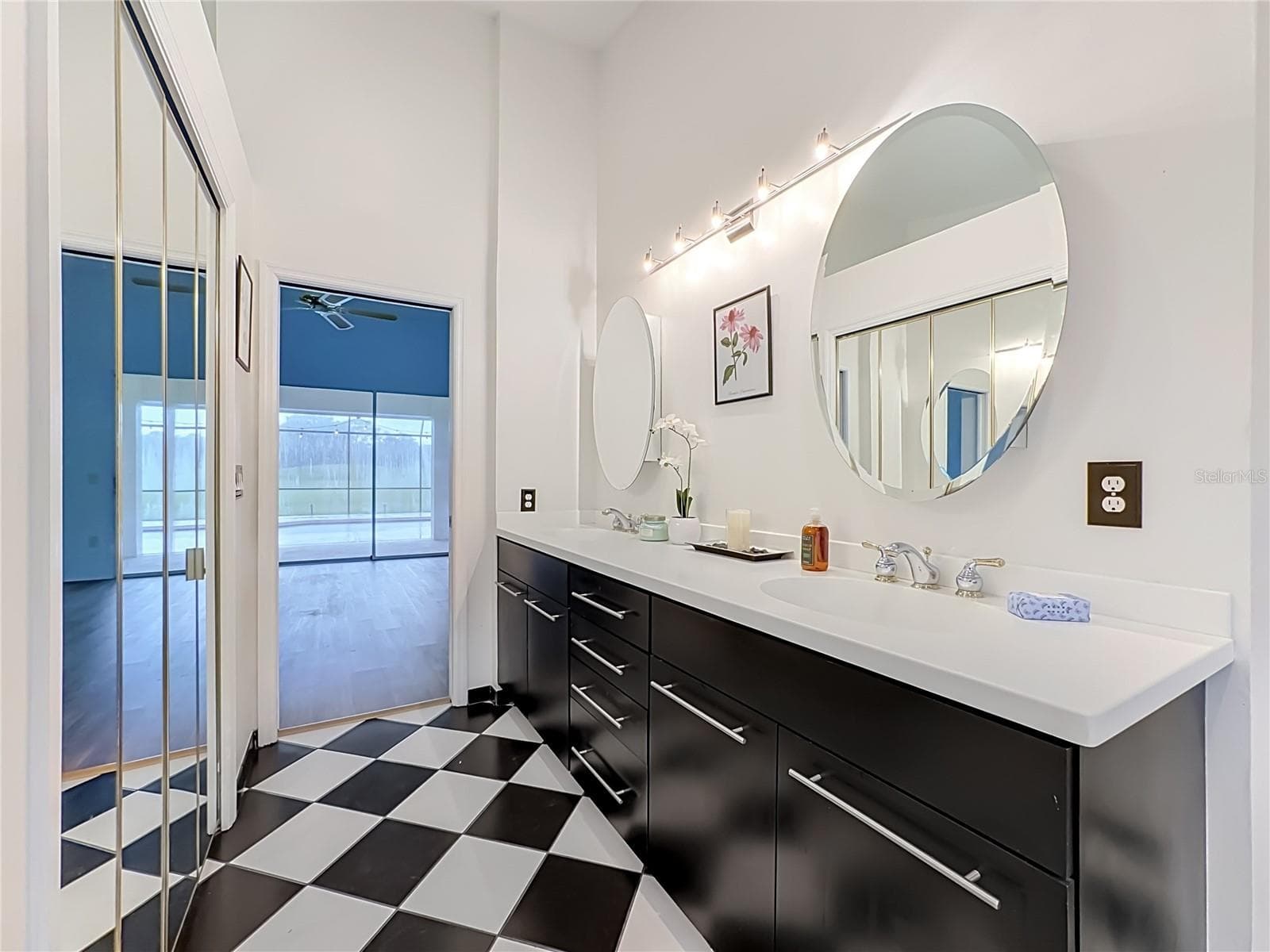 Single Family Residence at 4415 HIGHLAND OAKS CIR, SARASOTA, photo 34 of 54