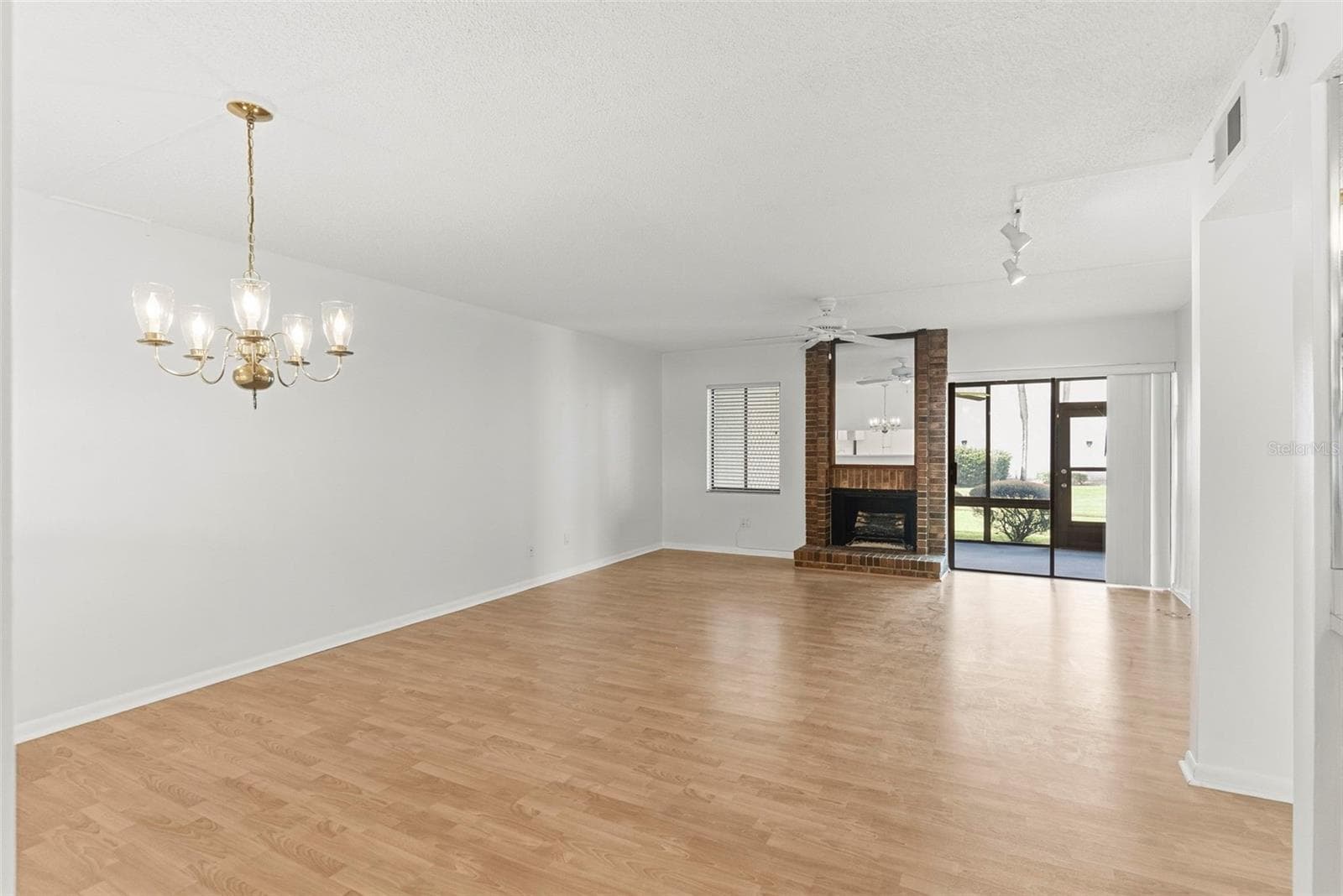 Condominium at 7 ESCONDIDO CIR #67, ALTAMONTE SPRINGS, photo 11 of 53