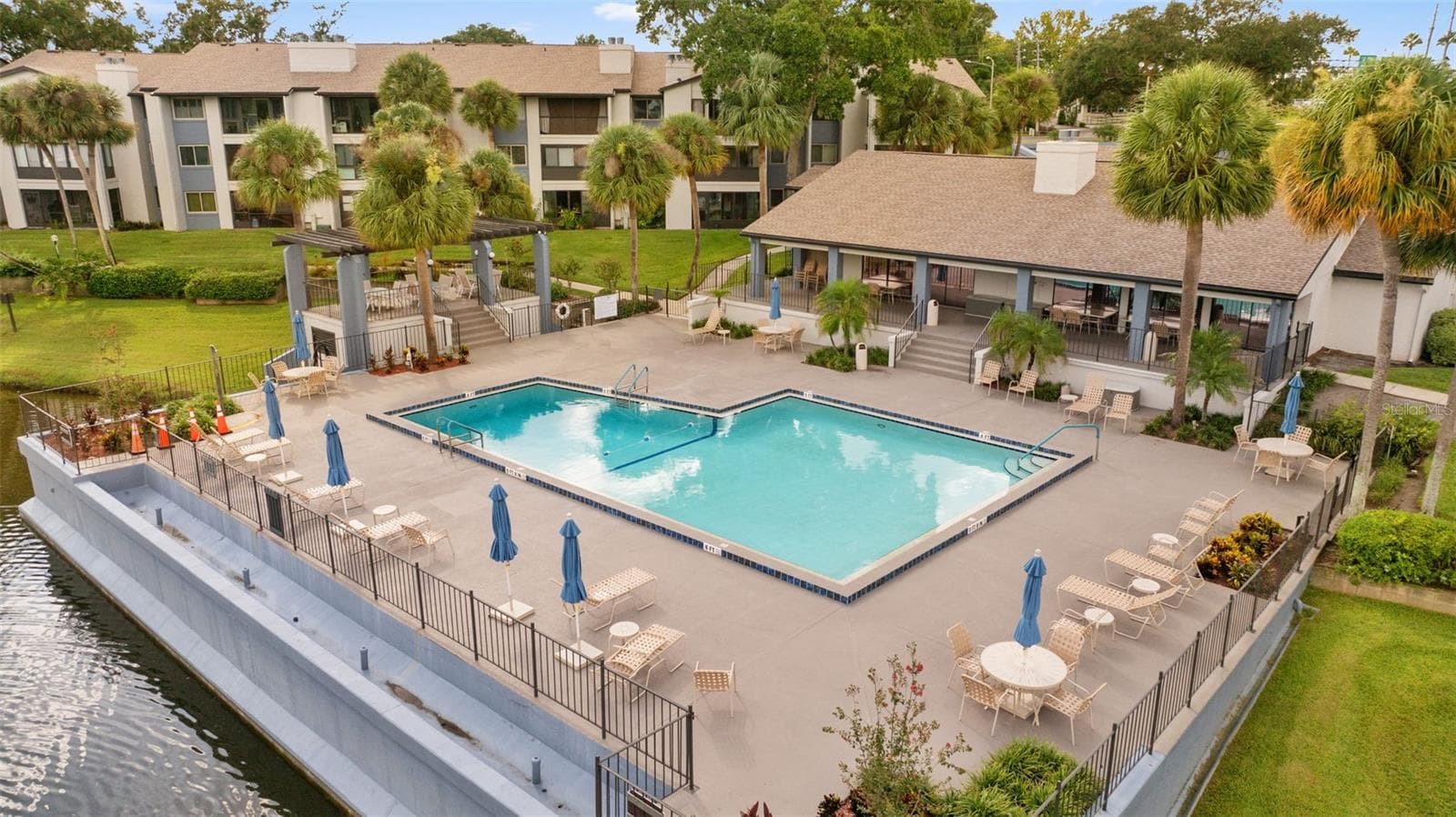Condominium at 7 ESCONDIDO CIR #67, ALTAMONTE SPRINGS, photo 52 of 53