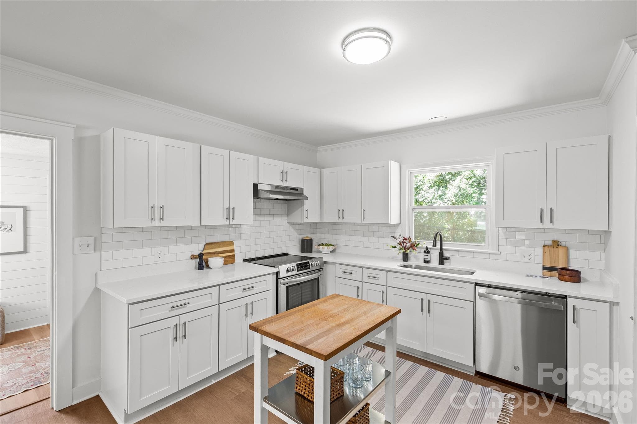 Single Family Residence at 1915 Birchcrest Drive, Charlotte, photo 7 of 20