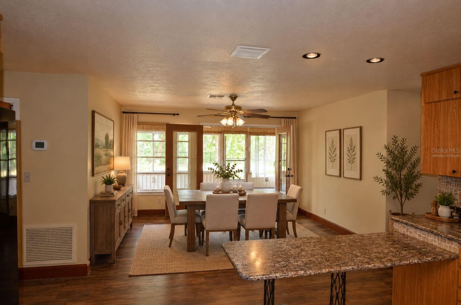 virtually staged dining area - 14202 SE 173RD PL, HAWTHORNE