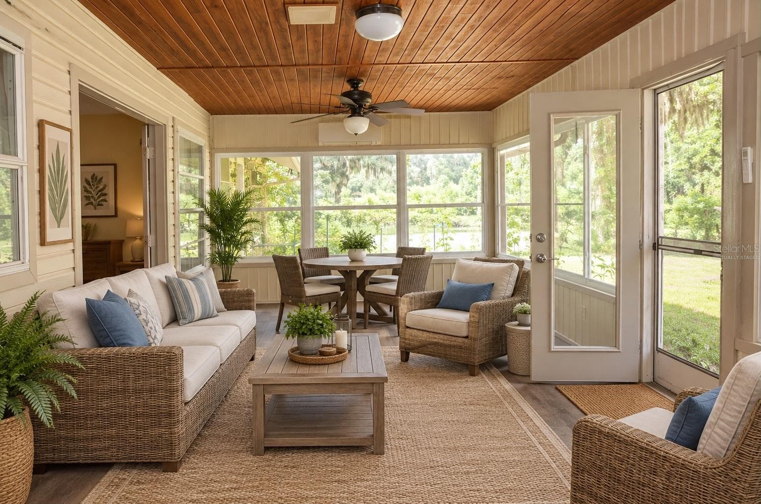 virtually staged sun room - 14202 SE 173RD PL, HAWTHORNE