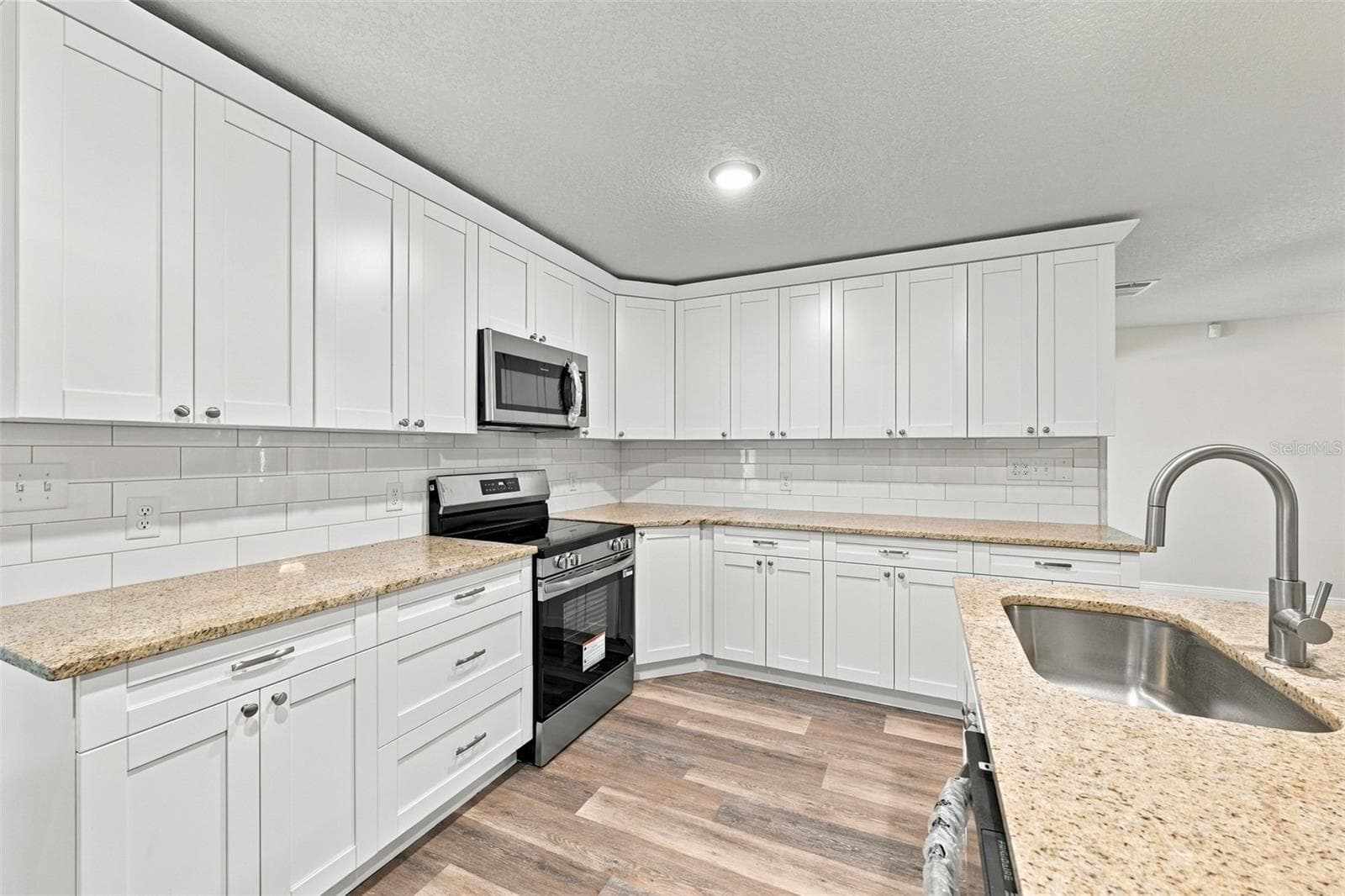 Single Family Residence at 8410 LAVA PL, TAMPA, photo 16 of 55