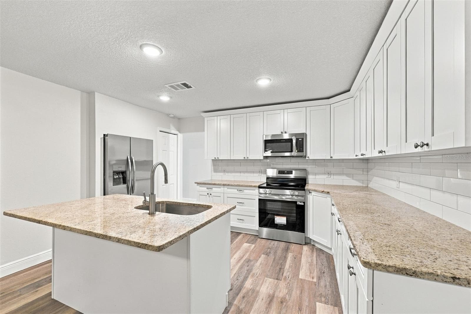 Single Family Residence at 8410 LAVA PL, TAMPA, photo 17 of 55