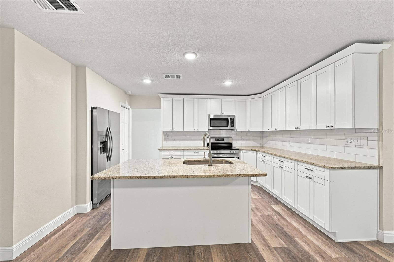 Single Family Residence at 8410 LAVA PL, TAMPA, photo 18 of 55