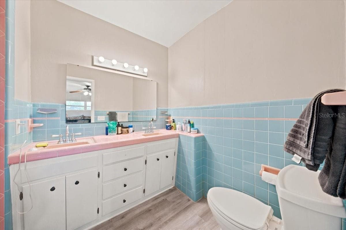 Single Family Residence at 3002 W MARLIN AVE, TAMPA, photo 5 of 45
