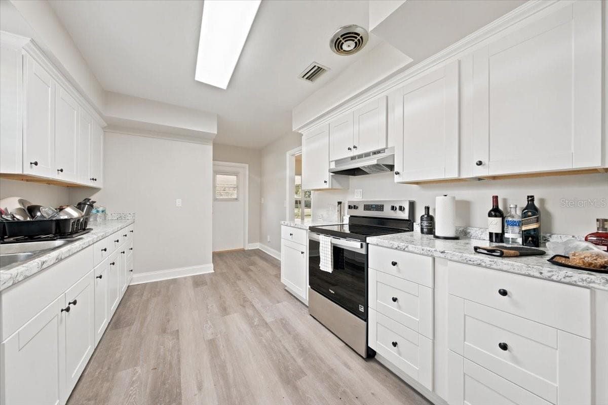 Single Family Residence at 3002 W MARLIN AVE, TAMPA, photo 9 of 45