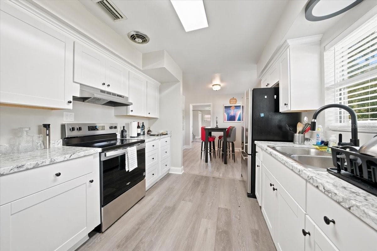 Single Family Residence at 3002 W MARLIN AVE, TAMPA, photo 11 of 45