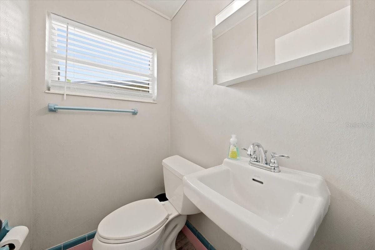 Single Family Residence at 3002 W MARLIN AVE, TAMPA, photo 39 of 45