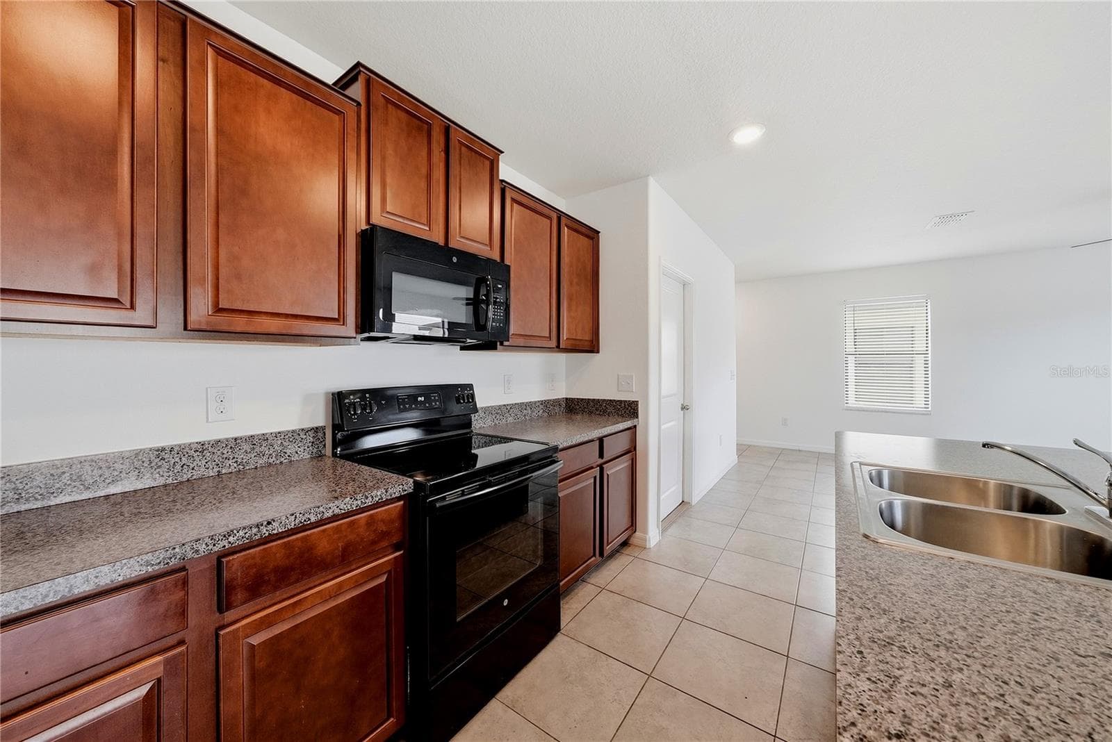 Single Family Residence at 13904 ARBOR PINES DR, RIVERVIEW, photo 12 of 43