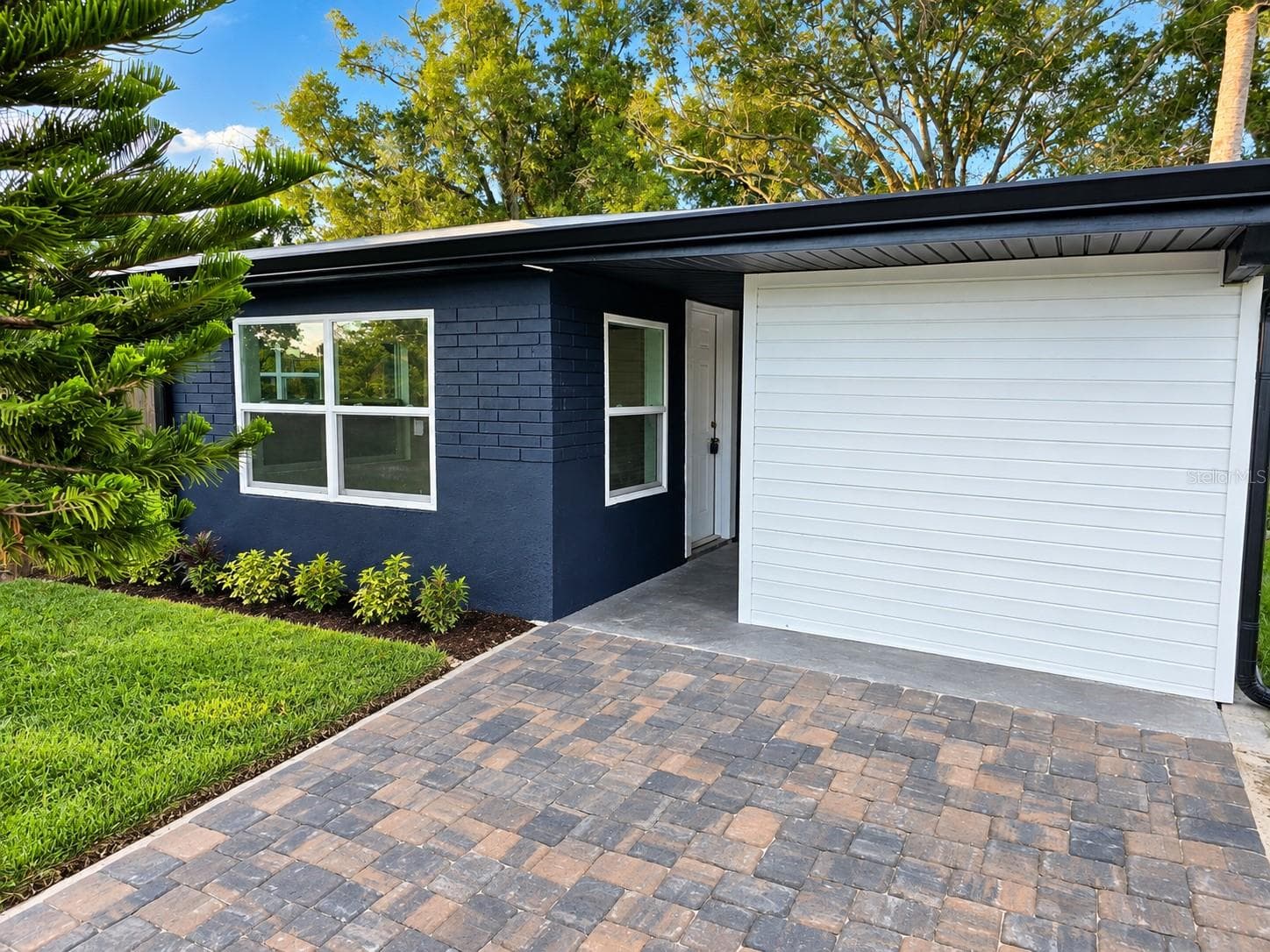 Single Family Residence at 5718 MALLOW ST, NEW PORT RICHEY, photo 2 of 20