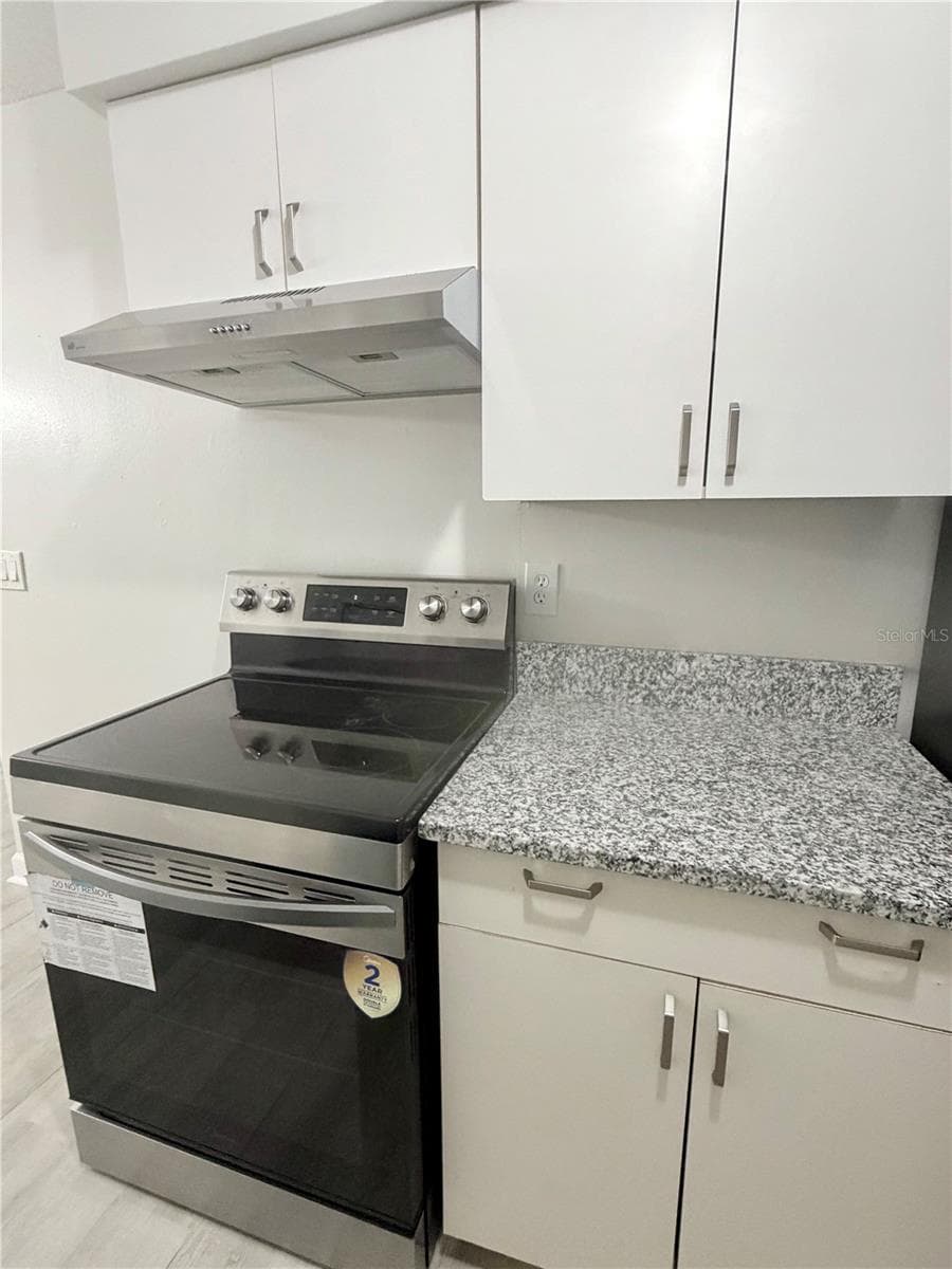 New Stove and Hood - 500 BIRCH CT, ALTAMONTE SPRINGS