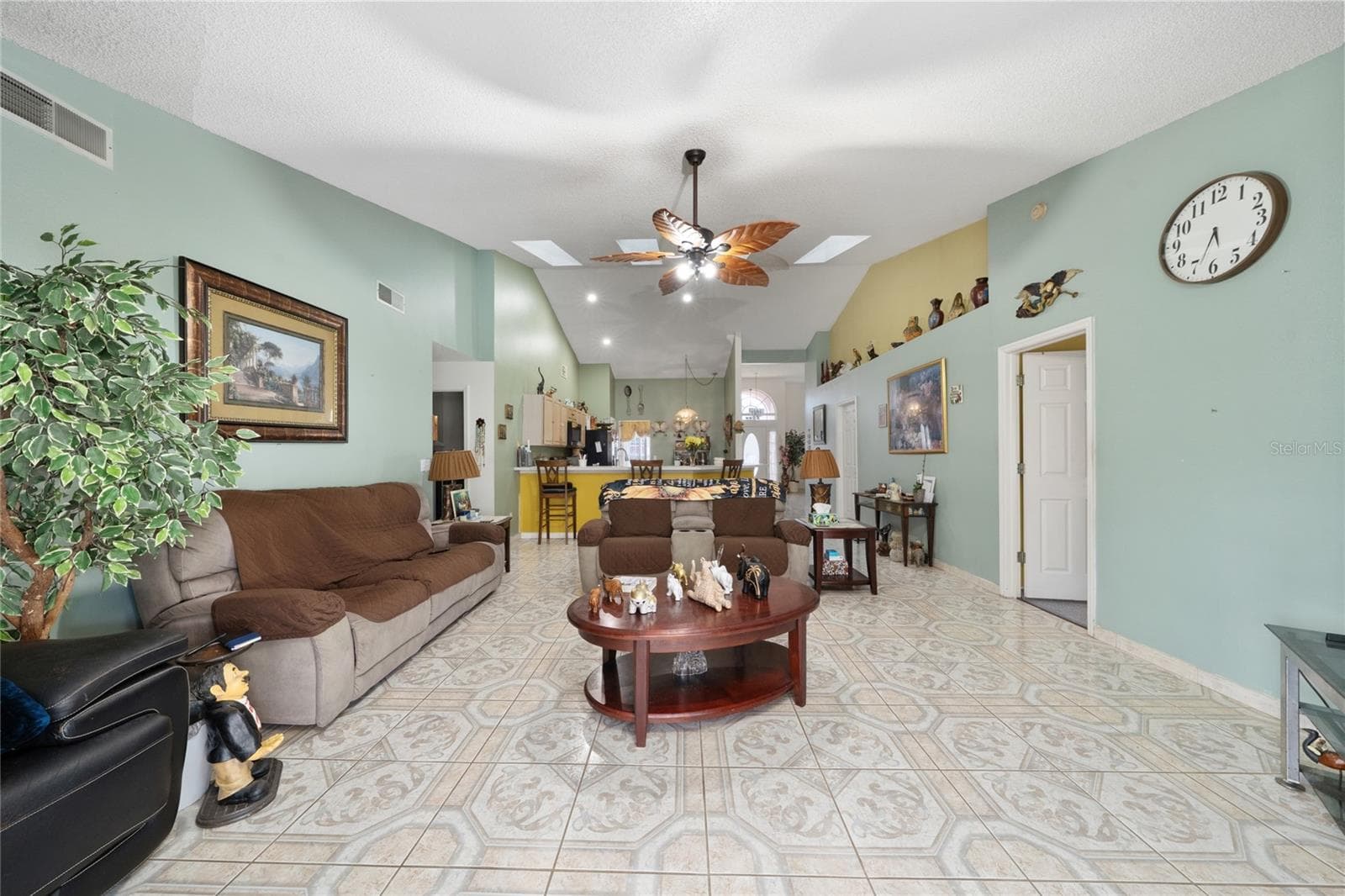 Single Family Residence at 2836 SPIVEY LN, ORLANDO, photo 6 of 18