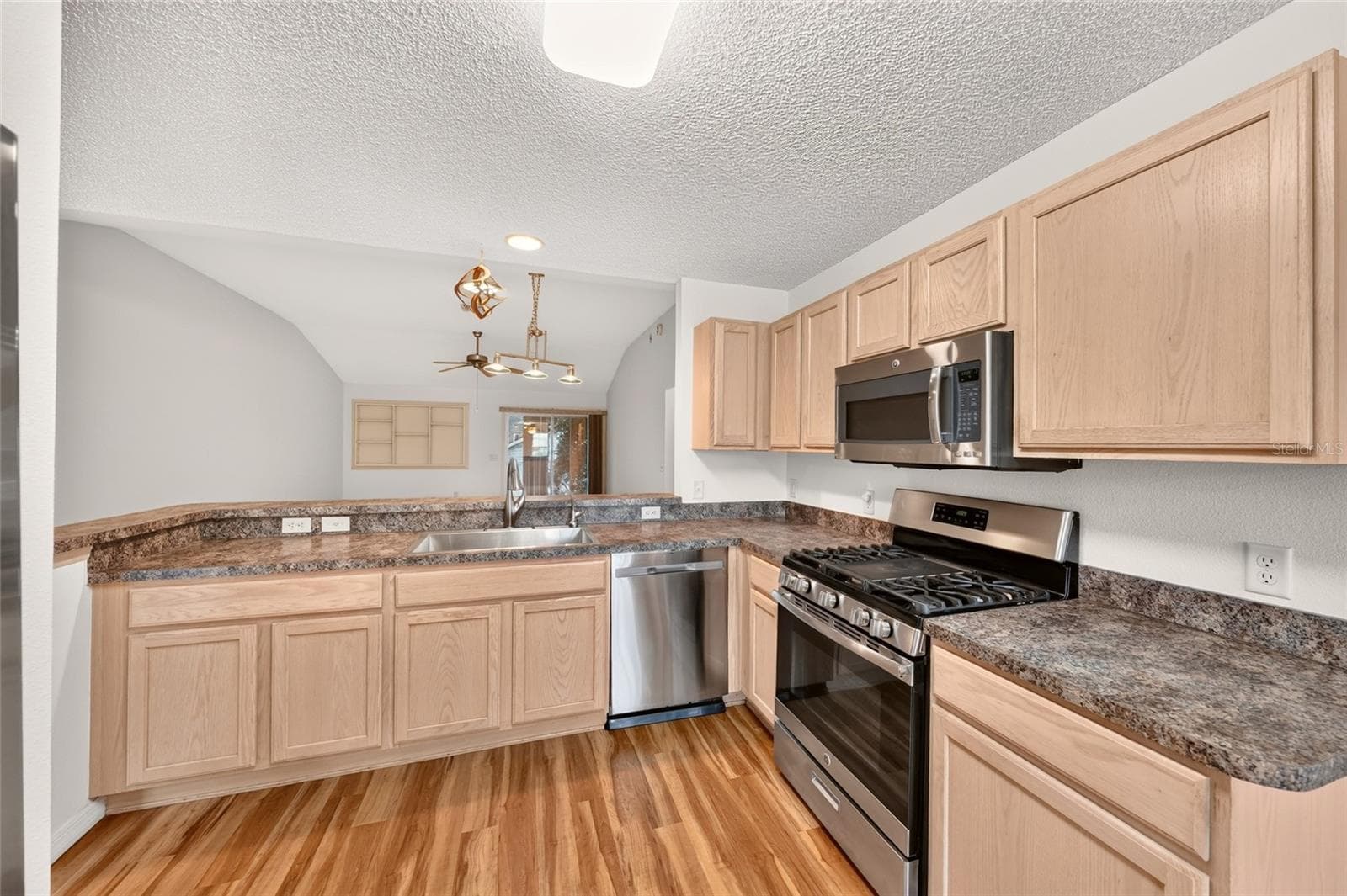 Single Family Residence at 17728 SE 81ST WYNSTONE AVE, THE VILLAGES, photo 12 of 48