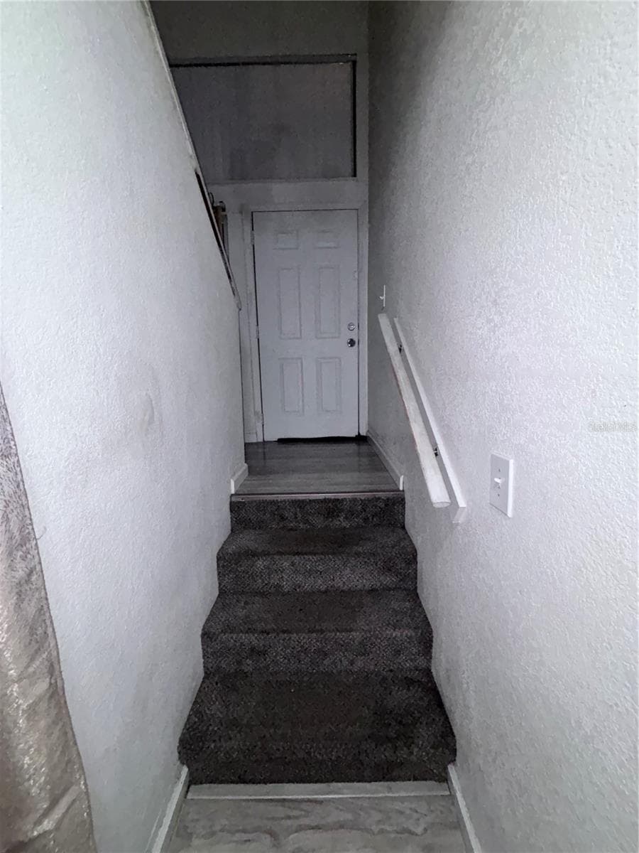 Townhouse at 5030 TERRACE VILLAGE LN, TAMPA, photo 4 of 25