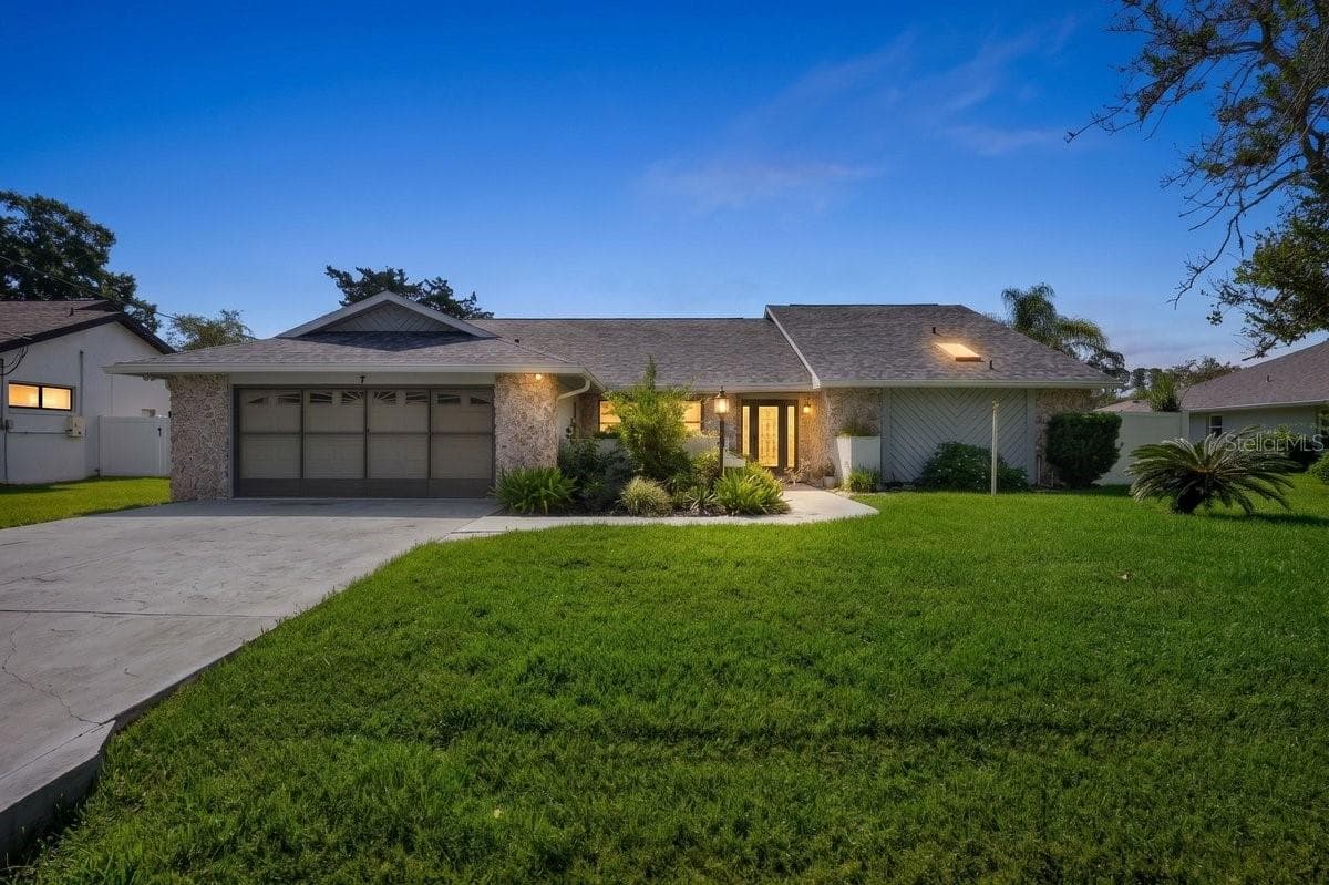 7 FOLCROFT LN