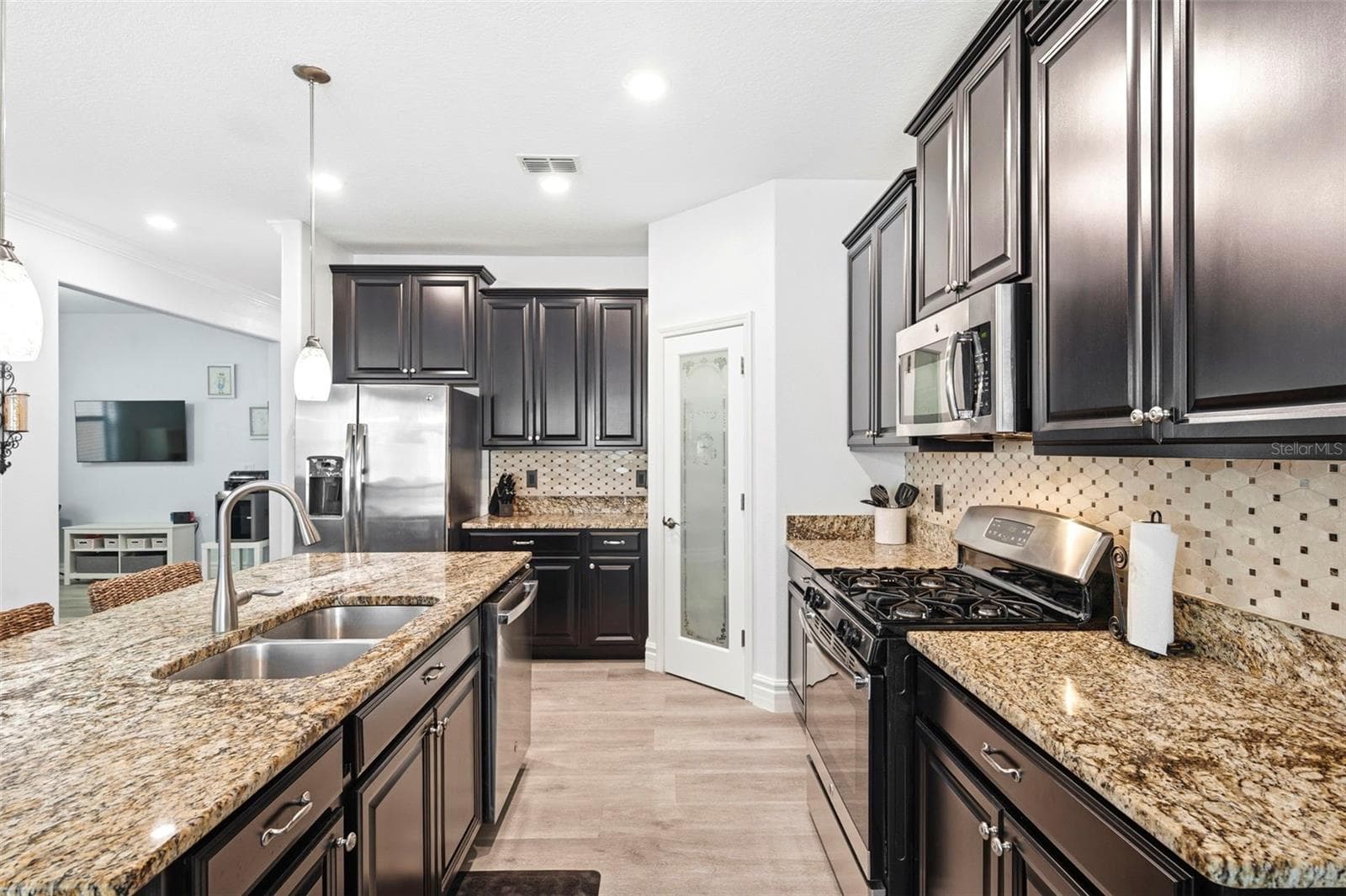 Kitchen - 917 TERRA VISTA ST, BRANDON