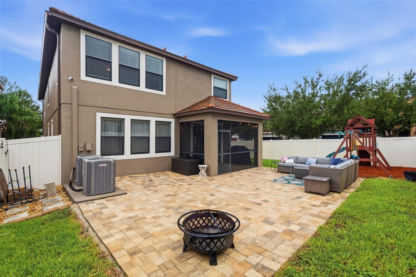 Relaxation and Entertaining Area - 917 TERRA VISTA ST, BRANDON