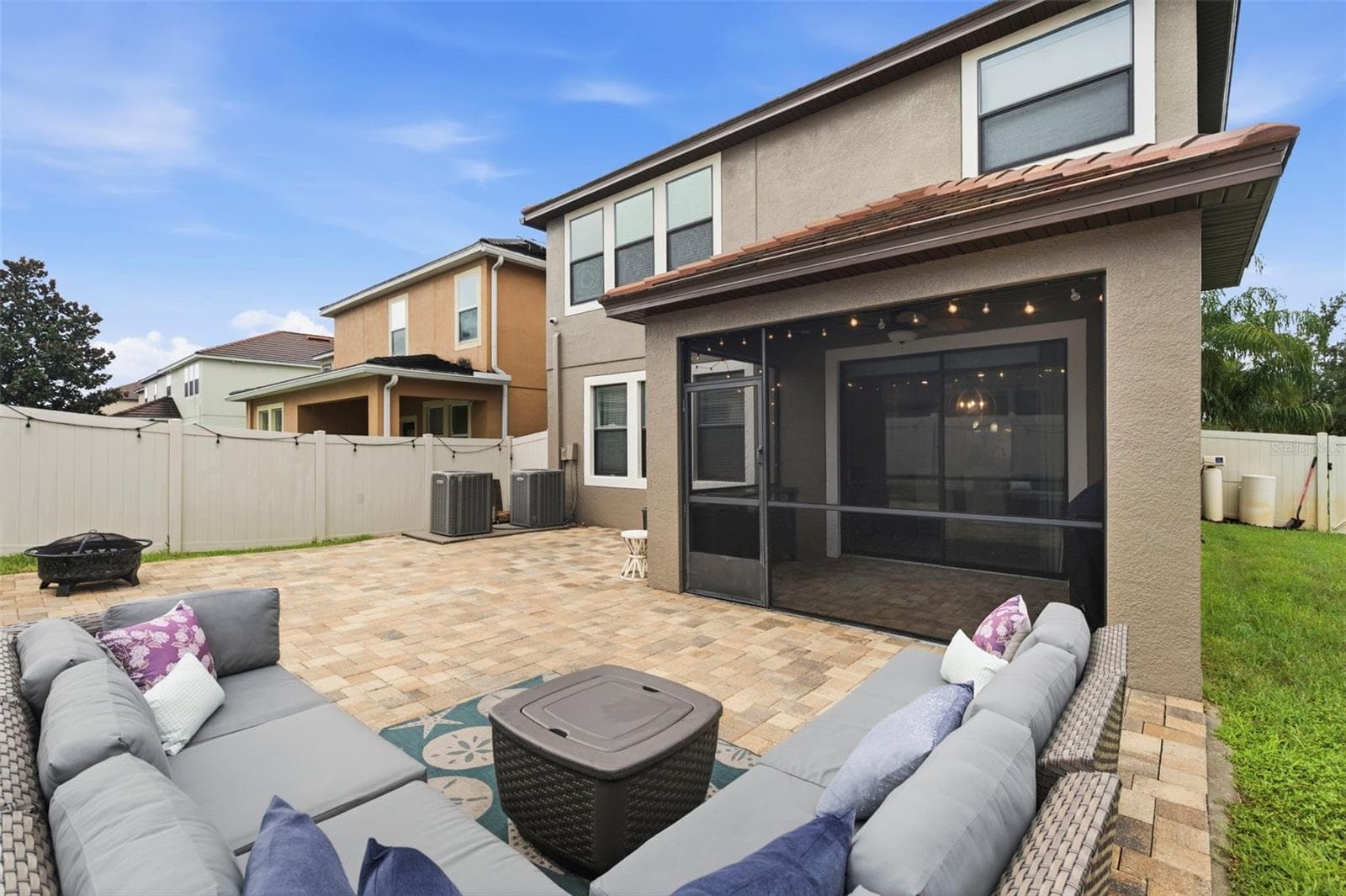 Relaxation and Entertaining Area - 917 TERRA VISTA ST, BRANDON