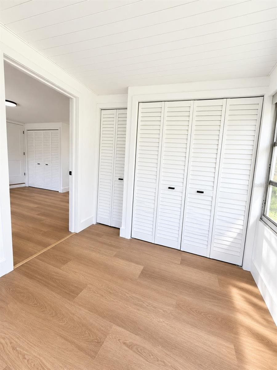 Single Family Residence at 517 HAMPTON AVE NE, ST PETERSBURG, photo 11 of 33